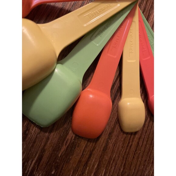 Vtg Tupperware Nesting Measuring Spoons Set of 7 Plus D Ring Yellow Green Yellow - Picture 9 of 10
